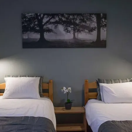 Enjoy Square - Spacious Near Maredsous 別荘 *