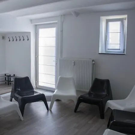 Enjoy Square - Spacious Near Maredsous * Denee